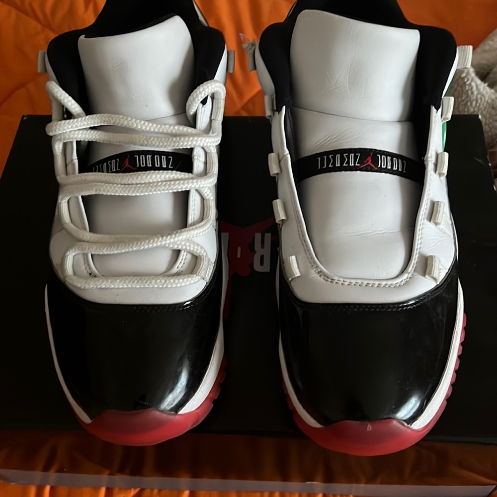 Jordan 11 Low bread